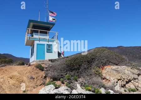 Torre della guardia della vita in California - Leo Carrillo state Park area ricreativa costiera. Foto Stock