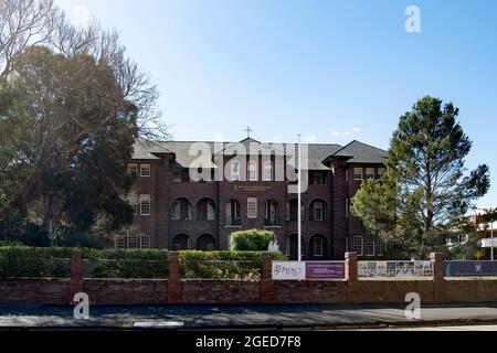 Parramatta, Australia, 17 agosto 2020. Una visione generale del Collegio nostra Signora della Misericordia a Parramatta che è stato chiuso a causa di sei studenti che hanno testato positivo al coronavirus. Il NSW ha registrato sette nuovi casi di COVID-19 nelle ultime 24 ore con sei acquisizioni locali e uno in quarantena alberghiera. Credit: Steven Markham/Speed Media/Alamy Live News Foto Stock