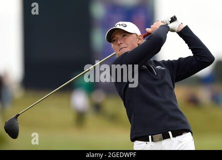 Il giorno 18, durante il giorno uno dell'AIG Women's Open di Carnoustie, la Scozia si tee a Louise Duncan. Data immagine: Giovedì 19 agosto 2021. Vedere PA storia GOLF Donne. Il credito fotografico dovrebbe essere: Ian Rutherford/PA Wire. RESTRIZIONI: L'uso è soggetto a limitazioni. Solo per uso editoriale, nessun uso commerciale senza previo consenso del titolare dei diritti. Foto Stock