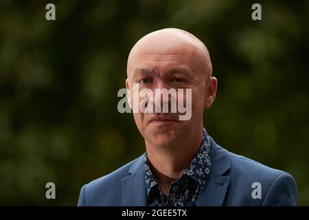 Edimburgo, Scozia, Regno Unito. 19 ago 2021. Edimburgo Scozia, Regno Unito agosto 19 2021. Chris Brookmyre all'Edinburgh International Book Festival all'Edinburgh College of Art. Credit alamy Live news Credit: SST/Alamy Live News Foto Stock