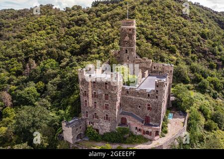 Vista aerea del castello di mouse circondato da verde foresta paesaggio Foto Stock