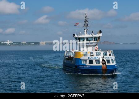 Halifax, Canada - 10 agosto 2021: Halifax Transit Ferry da Dartmouth a Halifax Foto Stock