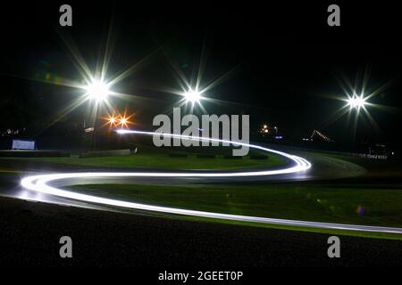 Le Mans, Francia. 19 ago 2021. Atmosfera notturna durante le prove libere e le sessioni di qualifica della 24 ore di le Mans 2021, 4° round del Campionato Mondiale di Endurance FIA 2021, FIA WEC, sul circuito de la Sarthe, dal 18 al 22 agosto 2021 a le Mans, Francia - Foto Xavi Bonilla/DPPI Credit: DPPI Media/Alamy Live News Foto Stock