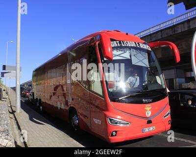 Lisboa, Portogallo. 19 agosto 2021. (INT) movimento a Lisbona. 19 agosto 2021, Lisbona, Portogallo: Movimento intorno alla stazione ferroviaria di Santa Apolonia, vicino allo stadio di calcio Benfica, a Lisbona, giovedì (19), in mezzo alla pandemia di Coronavirus. (Credit Image: © Edson De Souza/TheNEWS2 via ZUMA Press Wire) Foto Stock