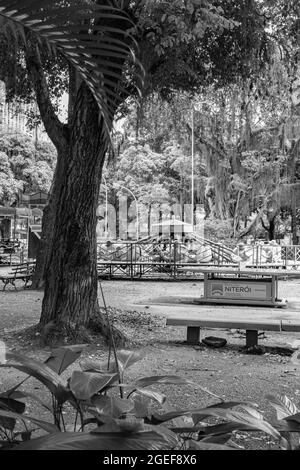 Parco pubblico urbano, noto come campo de São Bento, chiuso e senza persone a causa del blocco decretato durante la pandemia COVID-19 Foto Stock