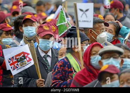 Londra, Regno Unito. Piazza del Parlamento, 18 agosto 2021. I soldati di Gurkha in pensione e le loro famiglie continuano la loro protesta contro la prestazione di pensione unfiar: t Foto Stock