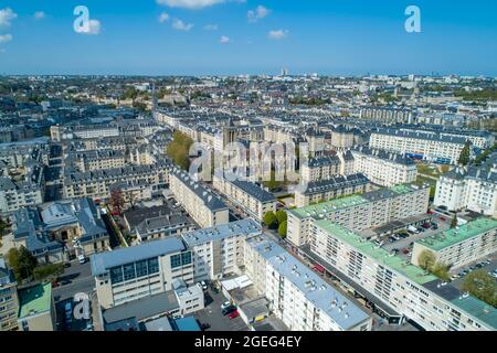 Caen (Normandia, Francia nord-occidentale): Vista aerea della città, distretto di Saint Jean Chiesa di Saint Jean Foto Stock