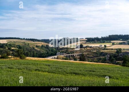 Il Viadotto Mirandol (Francia meridionale), sentiero a lunga distanza Chemin de Stevenson, GR70 Foto Stock