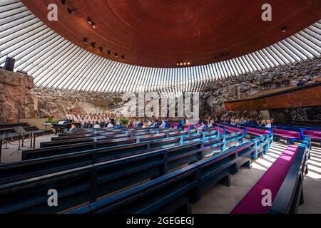 Tempeliaukio Chiesa interna - Chiesa sotterranea costruita su una roccia - Helsinki, Finlandia Foto Stock