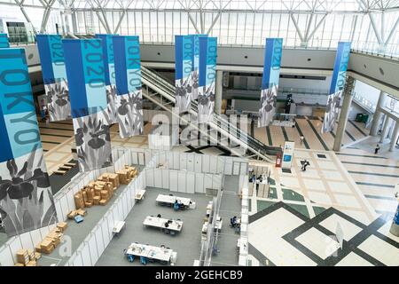 Tokyo, Giappone. 20 ago 2021. Interno del principale centro stampa a Tokyo 2020 Summer Paralympic Games (Photo by Lev Radin/Pacific Press) Credit: Pacific Press Media Production Corp./Alamy Live News Foto Stock