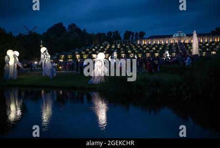 Potsdam, Germania. 22 gennaio 2019. Palazzo Sanssouci al Potsdam Palace Night nel Parco Sanssouci. Sotto il motto 'Les Rendez-Vous au Park Sanssouci', concerti, installazioni leggere e staging sono offerti nell'ambiente del parco storico di Sanssouci. Credit: Brittta Pedersen/dpa-Zentralbild/dpa/Alamy Live News Foto Stock