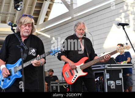 18 agosto 2021, Virginia Beach, Virginia, Stati Uniti d'America: Beach Events porta FIREFALL alla 24a strada palcoscenico in Virginia Beach, Virginia il 18 agosto 2021. Â Jeff Moore (Credit Image: © Jeff Moore/ZUMA Press Wire) Foto Stock