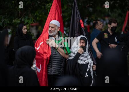 Centinaia di musulmani sciiti partecipano all'annuale Ashura Day Procession. Hyde Park, Londra, Regno Unito. Foto Stock