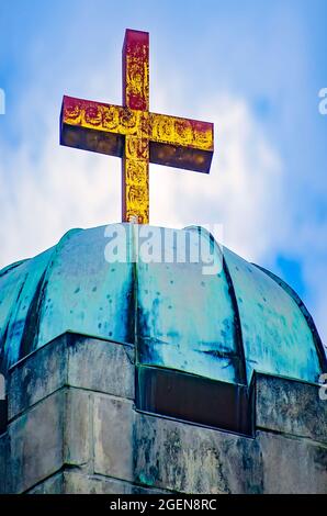 La croce all'Annunciazione Cattedrale Greco-Ortodossa è raffigurata, 14 agosto 2021, a Mobile, Alabama. Foto Stock