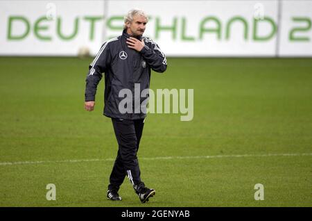 Arena auf Schalke Gelsenkirchen Germania 19.11.2002, Calcio: Sessione di allenamento Nazionale tedesca - Rudi Voeller, Foto Stock