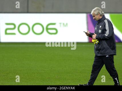 Arena auf Schalke Gelsenkirchen Germania 19.11.2002, Calcio: Sessione di allenamento Nazionale tedesca - Rudi Voeller, Foto Stock