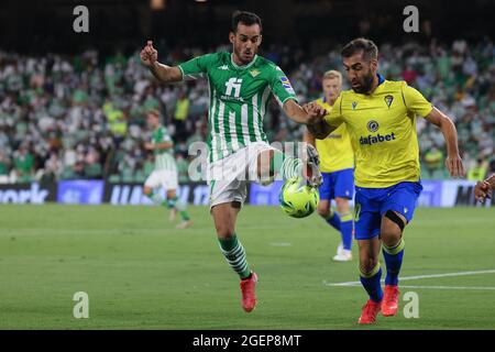 Siviglia, Spagna. 20 ago 2021. Juanmi di Real Betis durante la partita la Liga Santader tra Real Betis Balompie e Cadice CF a Benito Villamarin a Siviglia, Spagna, il 20 agosto 2021. Credit: DAX Images/Alamy Live News Foto Stock