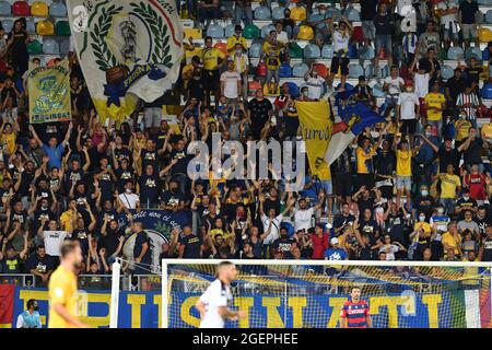 Frosinone, Italia. 20 ago 2021. Tifosi (Frosinone) durante la partita italiana 'srie B' tra Frosinone 2-2 Parma allo Stadio Renato Stirpe il 20 agosto 2021 a Frosinone, Italia. Credit: Maurizio Borsari/AFLO/Alamy Live News Credit: AFLO Co. Ltd./Alamy Live News Foto Stock