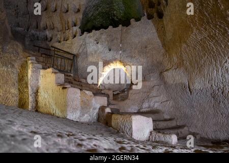 antiche grotte di estrazione dell'olio nel parco di beit guvrin Foto Stock