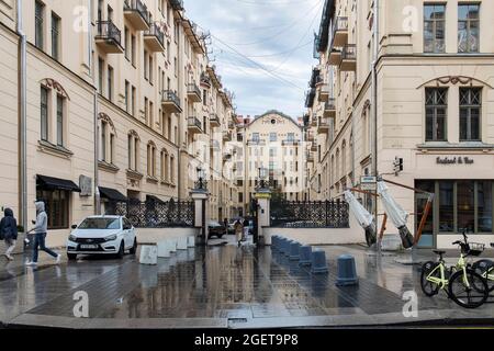 San Pietroburgo, Russia - 9 agosto 2021, la 23a casa su via Rubinstein fu costruita nel 1912 secondo il progetto di A.A. Baryshnikov. Il writ Foto Stock