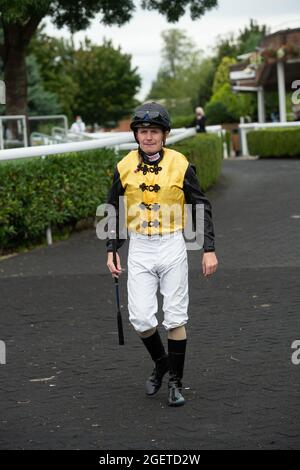 Sunbury-on-Thames, Middlesex, Regno Unito. 20 Agosto 2021. Jockey Kieran o'Neill prima di andare in Unibet New Instant Roulette Novice Stakes (Classe 5). Credit: Maureen McLean/Alamy Foto Stock