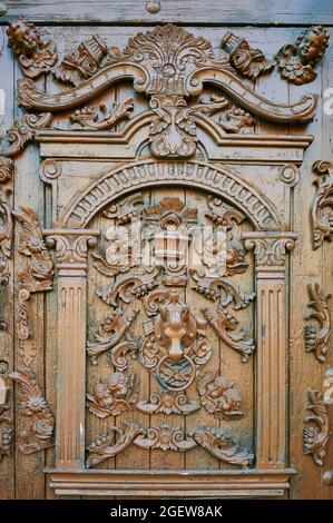 Dettaglio della porta antica nel modo di San Giacomo, Santo Domingo de la Calzada, la Rioja, Spagna, Europa Foto Stock