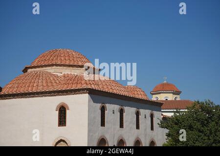 Vista esterna della Moschea di Fethiye una moschea ottomana del XVII secolo e monumento storico che serve come un museo nell'Agora romana di Plaka ad Atene in Grecia. Foto Stock
