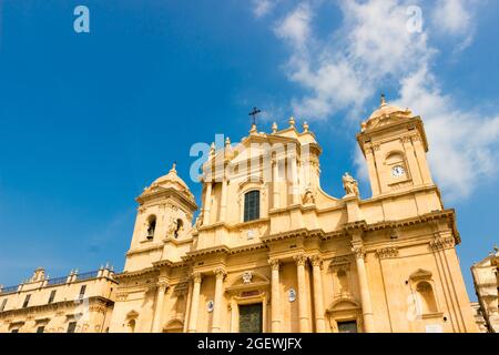 Cattedrale di noto a noto in Sicilia. La sua costruzione è stata completata nel 1776. Foto Stock