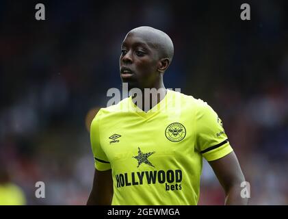 Londra, Inghilterra, 21 agosto 2021. Yoane Wissa di Brentford durante la partita della Premier League a Selhurst Park, Londra. Il credito d'immagine dovrebbe essere: David Klein / Sportimage Foto Stock