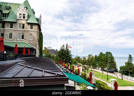 La Malbaie, Canada - Luglio 20 2021: La bella terrazza del le Manoir Richelieu Hotel a la Malbaie Foto Stock