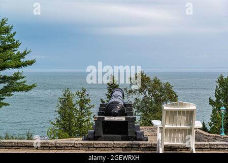 La Malbaie, Canada - Luglio 20 2021: La bella terrazza del le Manoir Richelieu Hotel a la Malbaie Foto Stock