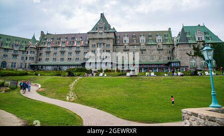 La Malbaie, Canada - Luglio 20 2021: La bella terrazza del le Manoir Richelieu Hotel a la Malbaie Foto Stock