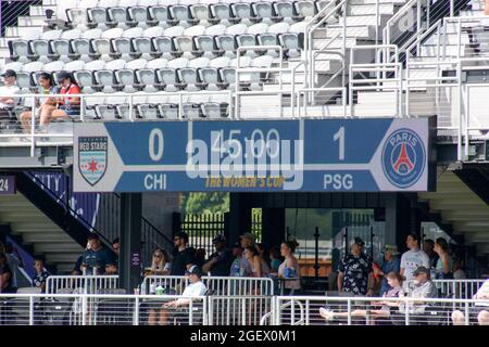 Louisville, Stati Uniti. 21 Agosto 2021. Parigi Saint-Germain conduce a metà. Womens Cup gioco di consolazione tra le Chicago Red Stars e Paris Saint-Germain al Lynn Family Stadium a Louisville, Kentucky. NO COMMERCIALE USO credito: SPP Sport Press Foto. /Alamy Live News Foto Stock