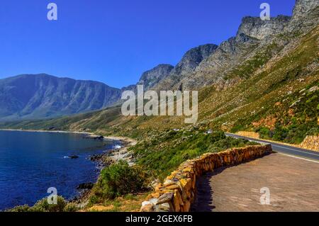 Route 44 Garden Route o Clarence passare attraverso Hottentots holland montagna a Città del Capo Foto Stock