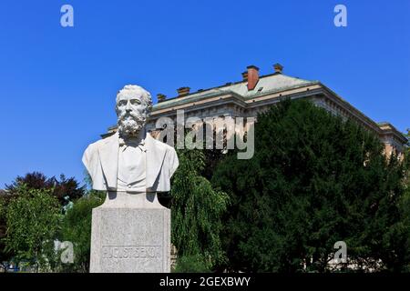 Busto di romanziere croato August Senoa (1838-1881) a Zagabria, Croazia Foto Stock