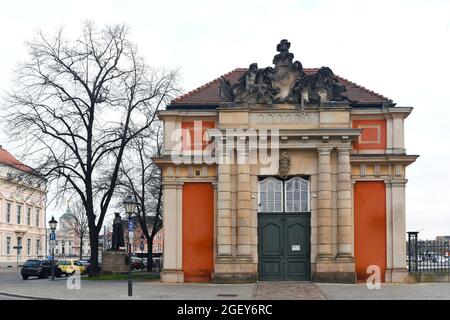 Potsdam, Germania - 2 dicembre 2019: Vista laterale del Filmmuseum Potsdam. Il più antico museo del cinema in Germania. Foto Stock