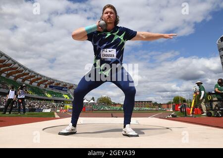 Ryan Crouser (USA) vince il colpo messo con un tiro di 75-11 1/2 (23,15 m) durante il 46° Prefontaine Classic, sabato 21 agosto 2021, ad Eugene, Oreo. Foto Stock