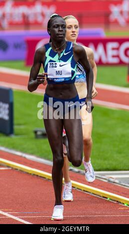 21 agosto 2021 Eugene O USA: Athing MU si tiene in testa e vince le donne 800 metri durante il Nike Prefontaine Classic a Hayward Field Eugene, O Thurman James/CSM Foto Stock