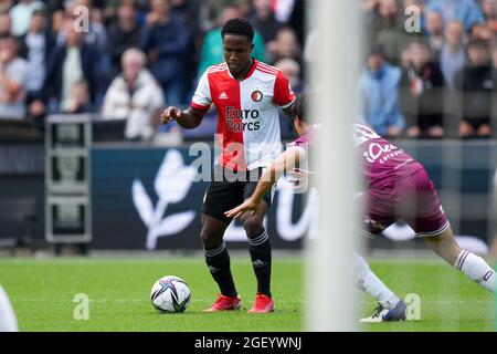 ROTTERDAM, PAESI BASSI - AGOSTO 22: Luis Sinisterra di Feyenoord durante la partita olandese Eredivie tra Feyenoord e le aquile Passi pure allo Stadion Feijenoord De Kuip il 22 agosto 2021 a Rotterdam, Paesi Bassi (Foto di Yannick Verhoeven/Orange Pictures) Foto Stock