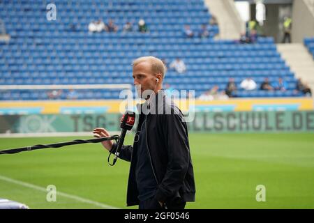 08/22/2021, PreZero-Arena, Sinsheim, GER, 1.FBL, TSG 1899 Hoffenheim vs Union Berlin, le normative DFL vietano l'uso di fotografie come sequenze di immagini e / o quasi-video. Nella vettura di foto Sebastian Hoeness (Hoffenheim) Foto Stock