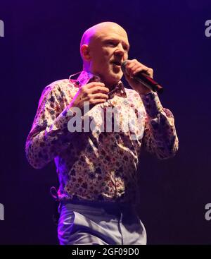 Non esclusiva: Jimmy Somerville, Rewind Festival South, Henley-on-Thames, Regno Unito, 21 agosto 2021, Foto di Richard Goldschmidt Foto Stock