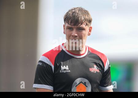 Keanan Brand (24) di Leigh Centurions durante il riscaldamento Foto Stock