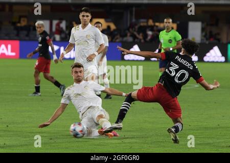 21 agosto 2021, Washington, Dastric of Columbia, USA: DC United Hacker KEVIN PAREDES e Atlanta United Defender BROOKS LENNON combattono la palla durante la partita DC United vs Atlanta United Today il 21 agosto 2021 presso Audi Field a Washington DC, USA. (Credit Image: © Lenin Nolly/ZUMA Press Wire) Foto Stock