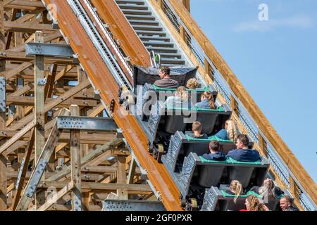 Walibi Holland Theme Park Rides, Inc Unamted Rapids, Speed of Sound e varie immagini intorno al parco Paesi Bassi Foto Stock