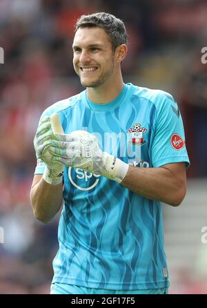 Southampton, Inghilterra, 22 agosto 2021. Alex McCarthy di Southampton durante la partita della Premier League al St Mary's Stadium di Southampton. Il credito d'immagine dovrebbe leggere: Paul Terry / Sportimage Foto Stock