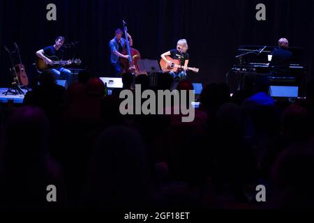 Chrissie Hynde si esibisce al Queens Hall di Edimburgo, durante la prima di una corsa di quattro notti all'Edinburgh Festival Fringe. Data foto: Domenica 22 agosto 2021. Foto Stock