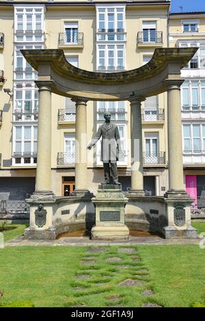 Vitoria-Gasteiz, Spagna - 21 agosto 2021: Plaza de la Provincia nel centro storico di Vitora Gasteiz, Avara, Paesi Baschi, Spagna Foto Stock