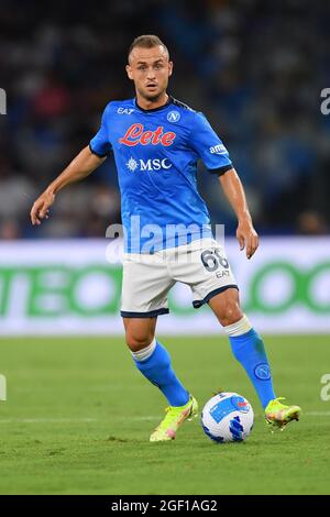 Stadio Diego Armando Maradona, Napoli, Italia. 22 agosto 2021. Il centrocampista di Napoli Stanislav Lobotka in azione durante SSC Napoli vs Venezia FC, Campionato Italiano di calcio A Match - Photo Carmelo Imbesi/LM Credit: Live Media Publishing Group/Alamy Live News Foto Stock