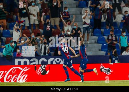 Valencia, Spagna. 22 agosto 2021. Roger Marti di Levante UD festeggia un gol durante la partita Liga tra Levante UD e Real Madrid all'Estadio Ciudad de Valencia, in Spagna. Credit: DAX Images/Alamy Live News Foto Stock