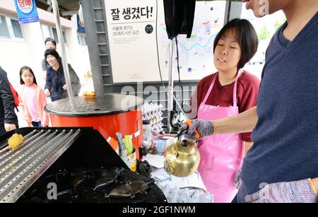 Bungeopang - fornitore coreano di pasticceria a forma di pesce a Seul, Corea del Sud. Foto Stock